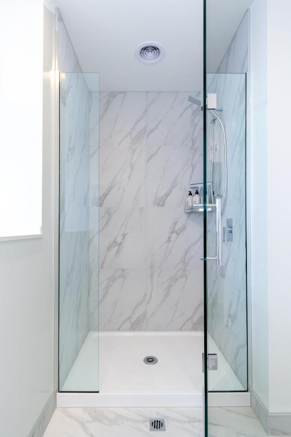 Upper Riccarton Dream - 2 Bed 2 Bath W/Carpark Apartment Christchurch Luaran gambar